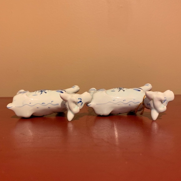 Vintage Cow Salt and Pepper Shakers - Picture 7 of 7